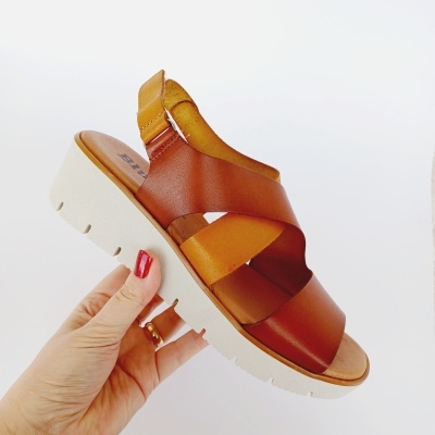 Sandália Confortável Pele Blu Sandal Mostarda Sandália Confortável Pele Blu Sandal Mostarda