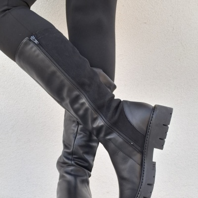 Bota Confortável em Pele Cano Alto Valeria's Bota Confortável em Pele Cano Alto Valeria's