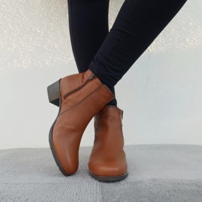 Bota Confortável em Pele Castanha Valéria's