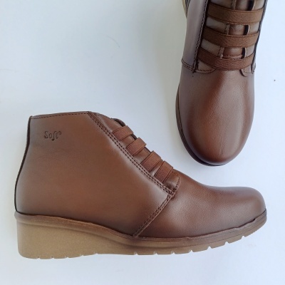 Bota Confortável em Pele Elástico Castanha