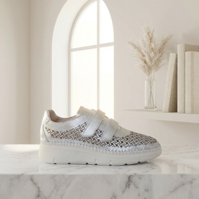 Sapatilhas Anatómicas em Pele com Velcros Prata Love Comfort