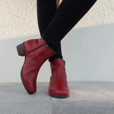 Bota Confortável em Pele Vermelha Valeria's Bota Confortável em Pele Vermelha Valeria's