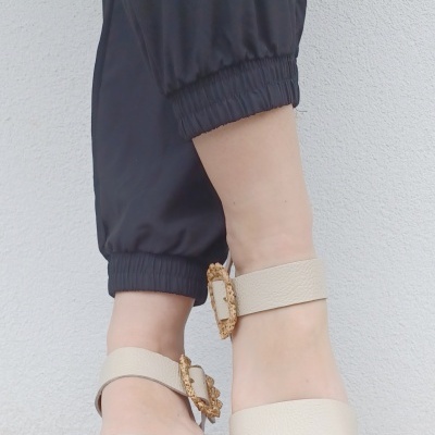 Sandália Confortável Cunha Fresia Beje