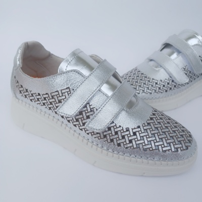 Sapatilha Confortável Anatómica Pele Prata Velcros Sapatilha Confortável Anatómica Pele Prata Velcros