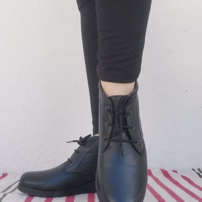 Bota Confortável em Pele Atacadores Preta Tupie