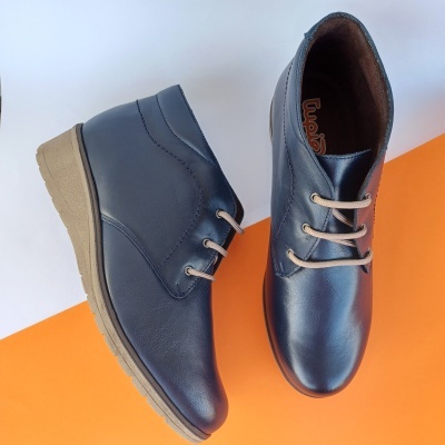 Bota Confortável em Pele Atacadores Azul Tupie