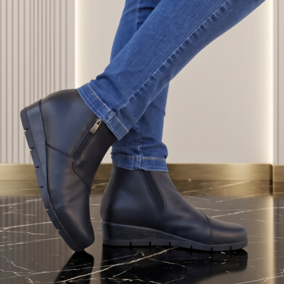Bota Confortável em Pele Preta Valeria's