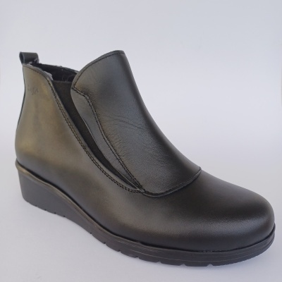 Bota Confortável em Pele Elástico Preta Drakart