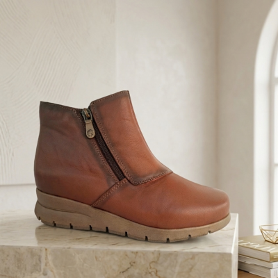 Bota Confortável em Pele Camel Valeria's
