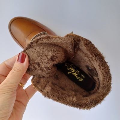 Bota em Pele e Pelo Castanha