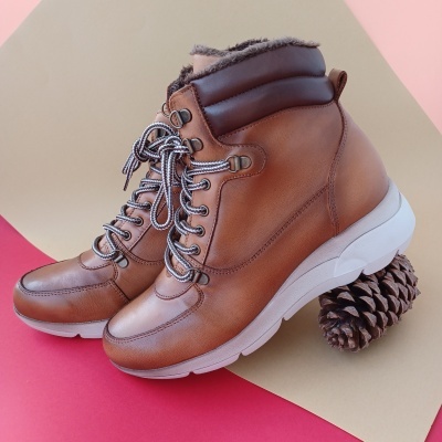 Bota em Pele e Pelo Castanha