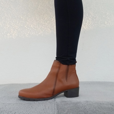 Bota Confortável em Pele Castanha Valéria's