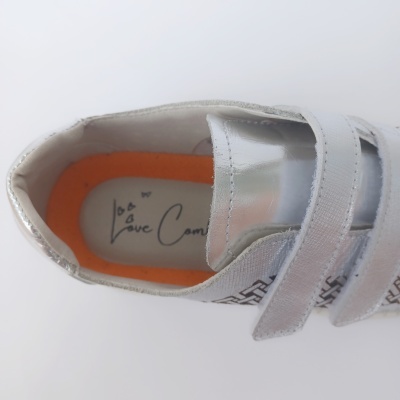 Sapatilha Confortável Anatómica Pele Prata Velcros Sapatilha Confortável Anatómica Pele Prata Velcros