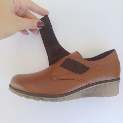 Sapatilha Confortável Velcro Castanha TP Sapatilha Confortável Velcro Castanha TP