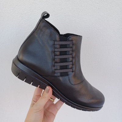 Bota Confortável Pele Elásticos Preta