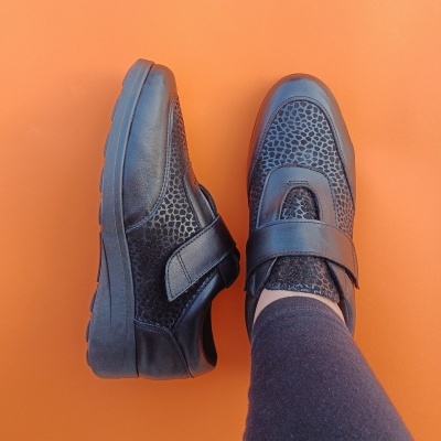 Sapatilhas Pele Confortáveis Velcro Sapatilhas Pele Confortáveis Velcro