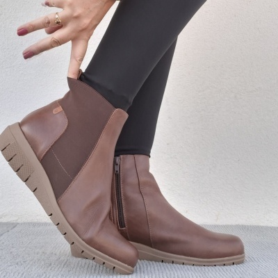 Bota Confortável em Pele Castanha Valeria's