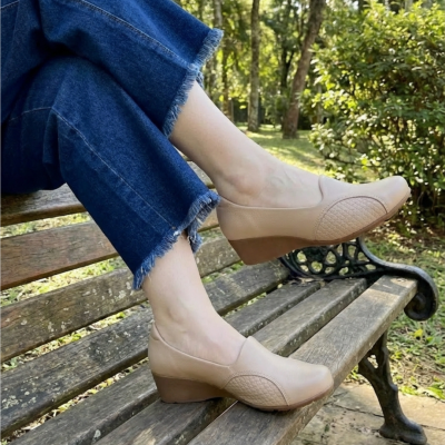 Sapato Confortável Modare Beje