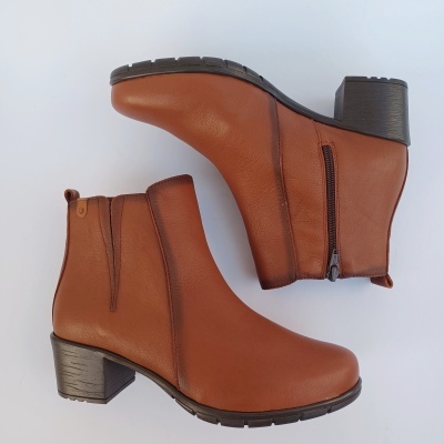 Bota Confortável em Pele Castanha Valéria's