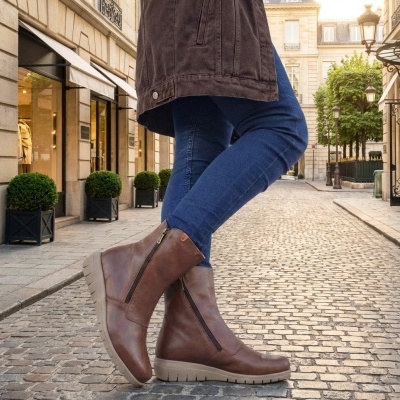 Botas Confortáveis em Pele Média Valeria's