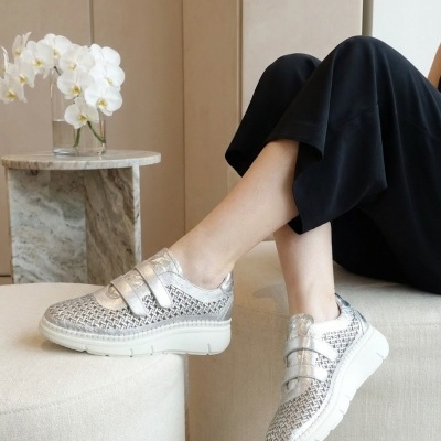 Sapatilhas Anatómicas em Pele com Velcros Prata Love Comfort