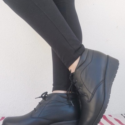 Bota Confortável em Pele Atacadores Preta Tupie