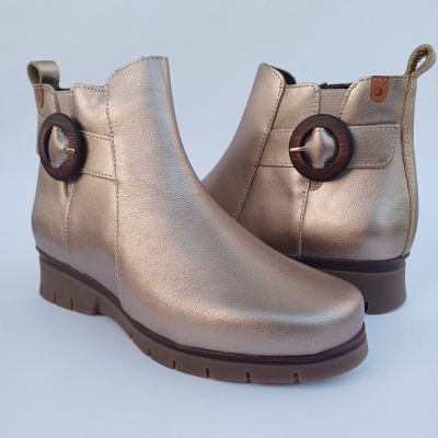 Bota Confortável em Pele Dourada Valeria's Bota Confortável em Pele Dourada Valeria's