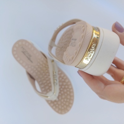 Chinelo Dedo Cunha Modare Creme