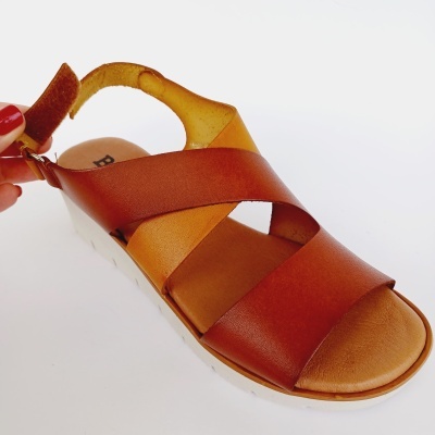 Sandália Confortável Pele Blu Sandal Mostarda Sandália Confortável Pele Blu Sandal Mostarda