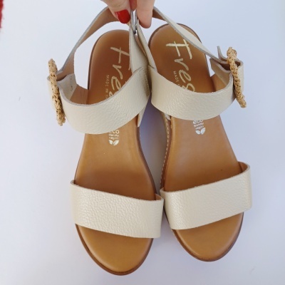 Sandália Confortável Cunha Fresia Beje