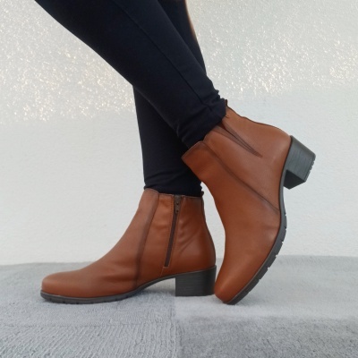 Bota Confortável em Pele Castanha Valéria's