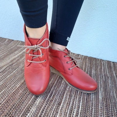 Bota Confortável em Pele Atacadores Vermelha Bota Confortável em Pele Atacadores Vermelha