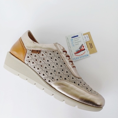 Sapatilhas Confortáveis em Pele Dourada