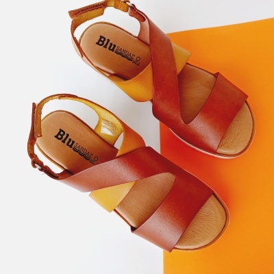 Sandália Confortável Pele Blu Sandal Mostarda Sandália Confortável Pele Blu Sandal Mostarda