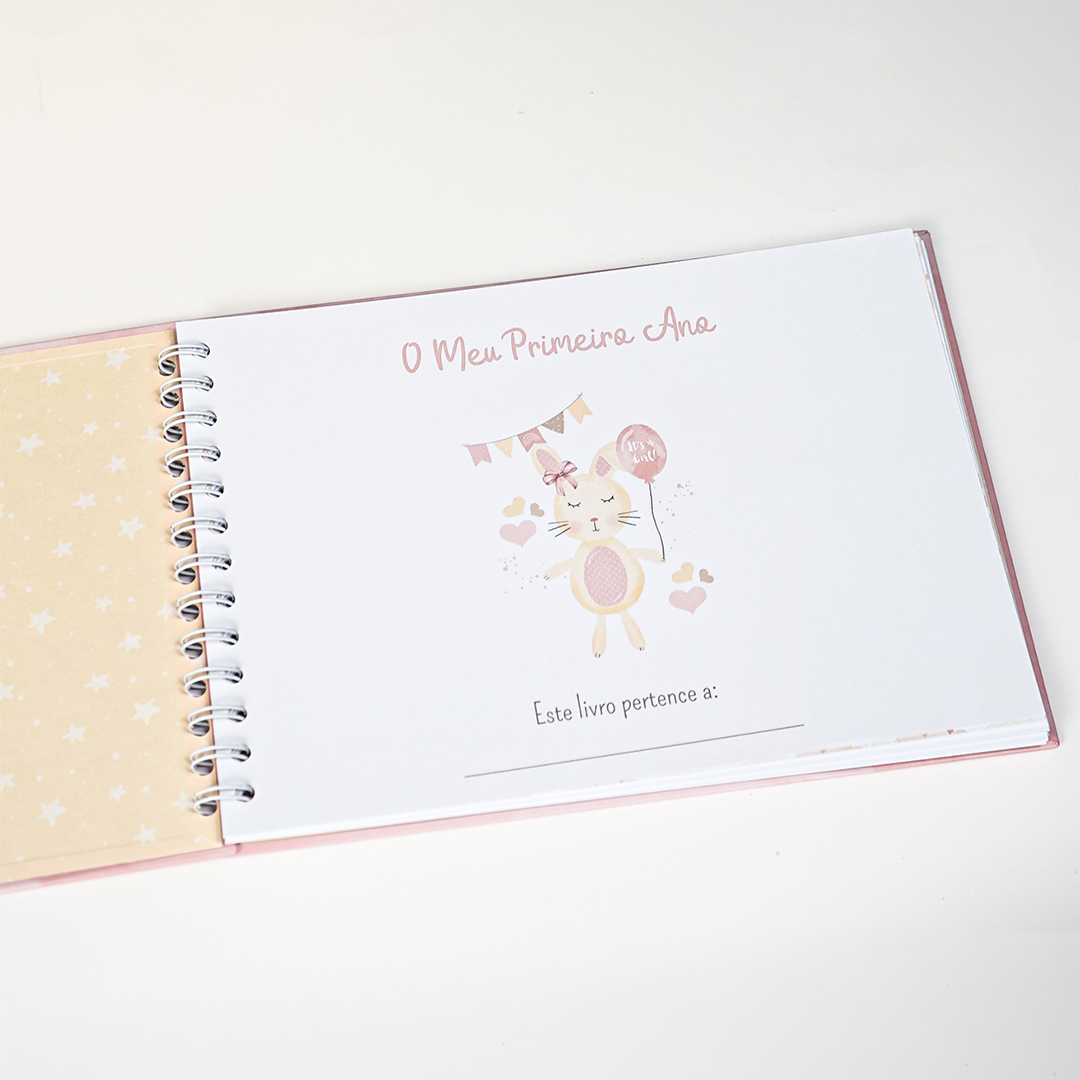 Coelhinho Rosa - Álbum do 1º Ano do Bebé - Menina