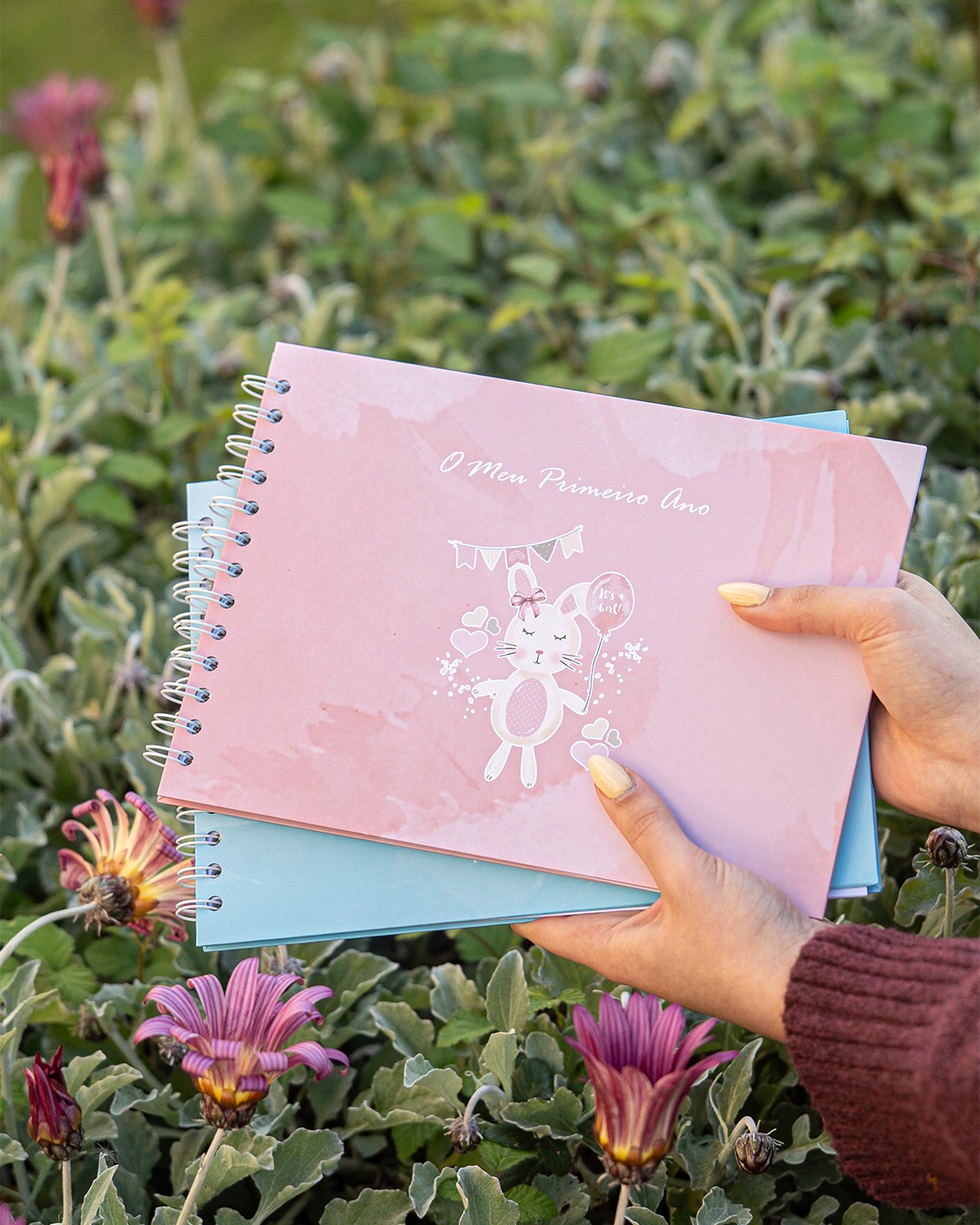 Coelhinho Rosa - Álbum do 1º Ano do Bebé - Menina