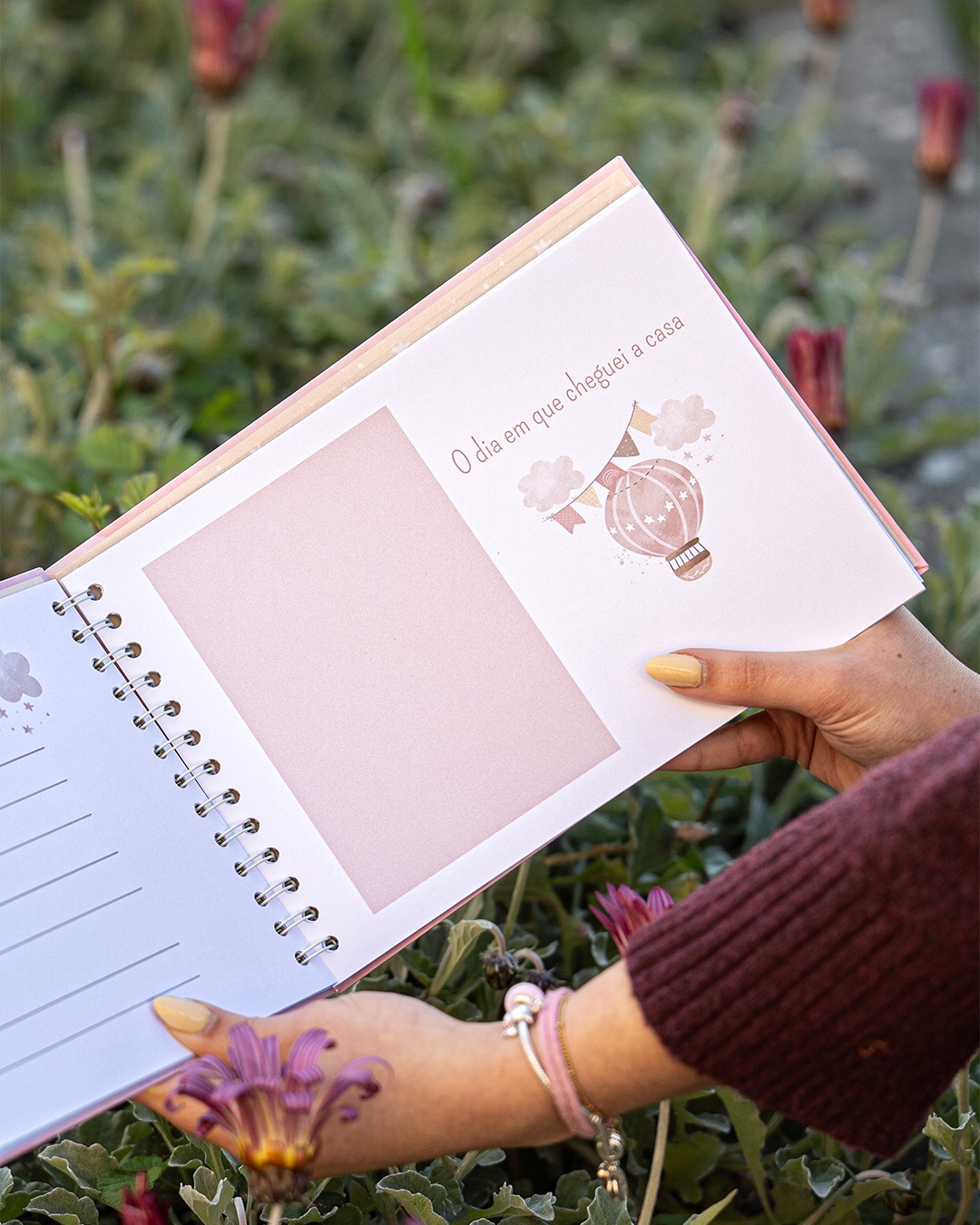 Coelhinho Rosa - Álbum do 1º Ano do Bebé - Menina