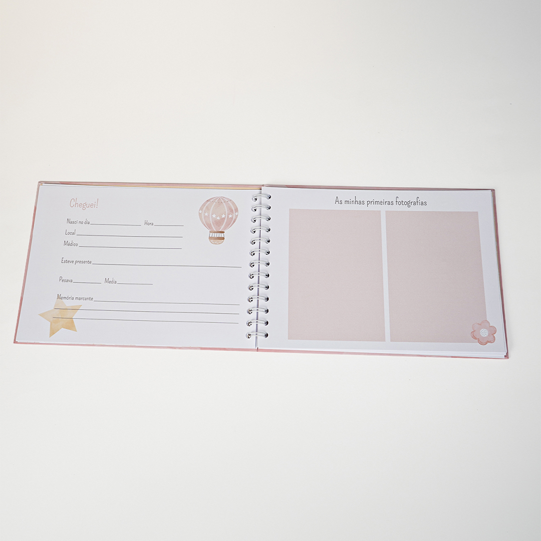 Coelhinho Rosa - Álbum do 1º Ano do Bebé - Menina