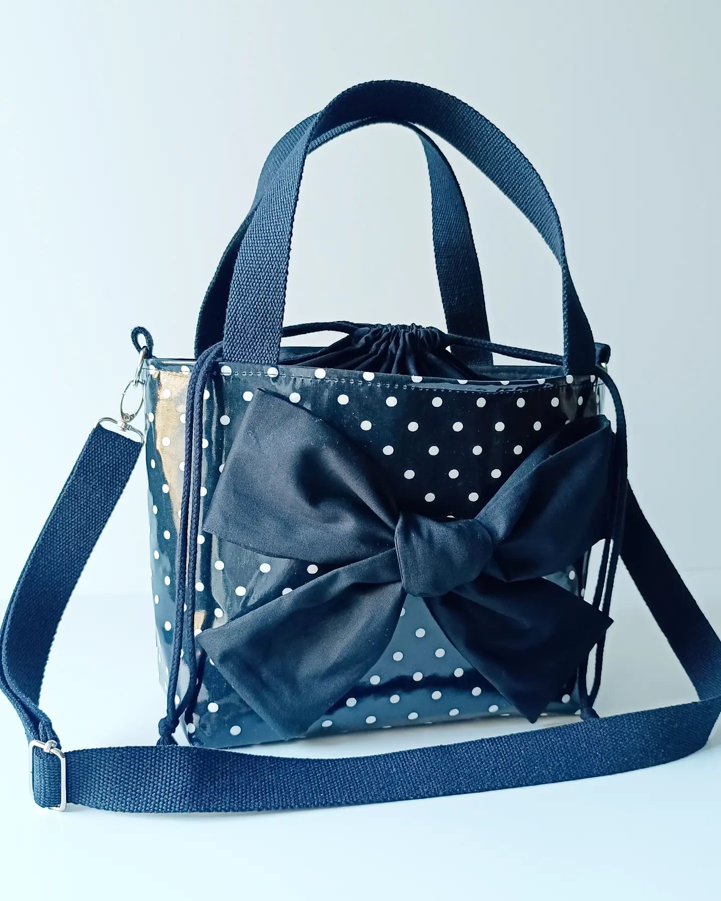 LANCHEIRA TÉRMICA PRETO COM BOLAS