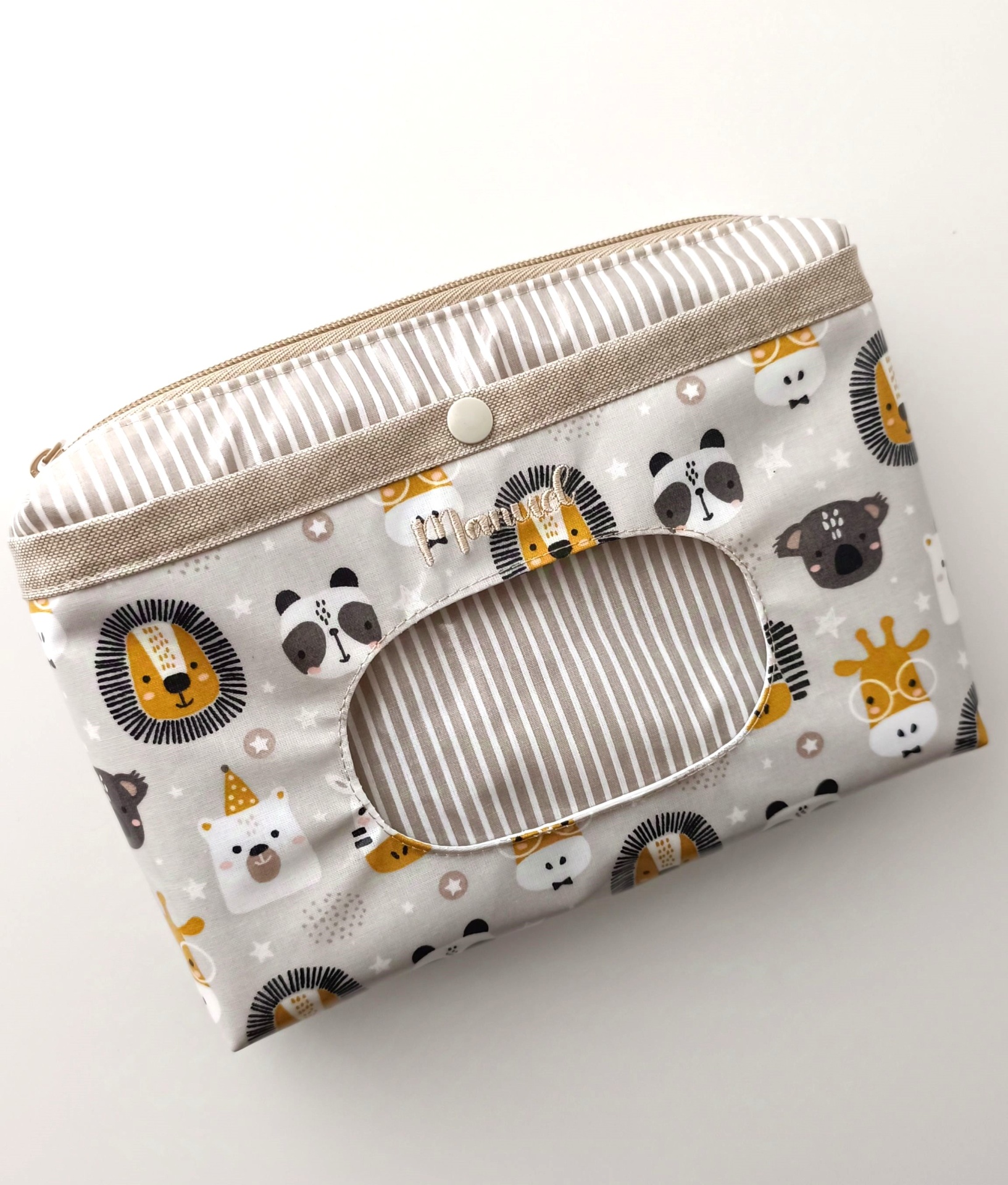 NÉCESSAIRE COM SEPARADOR TOALHITAS