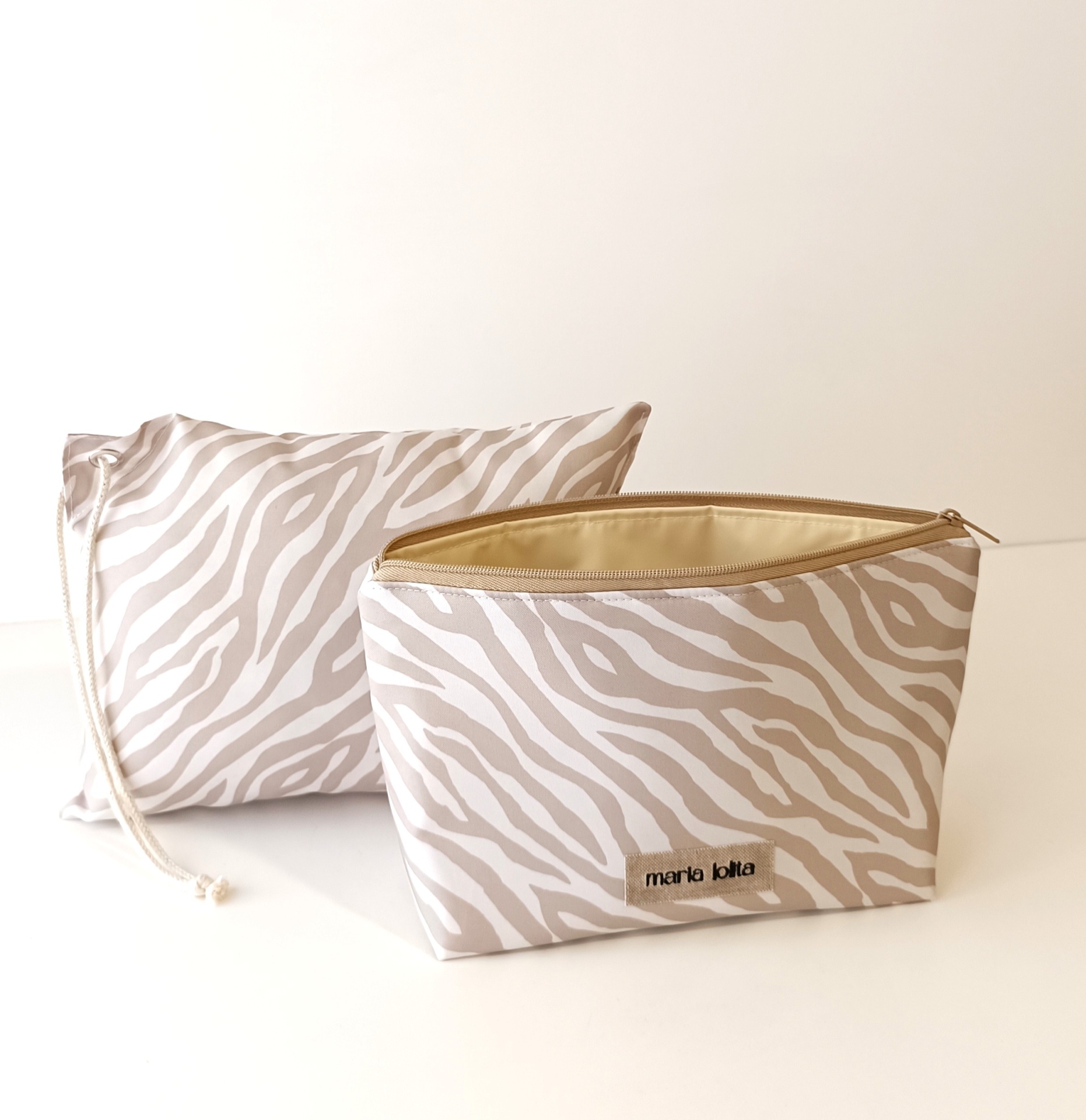 BOLSA TÉRMICA + ALMOFADA ZEBRA BEGE