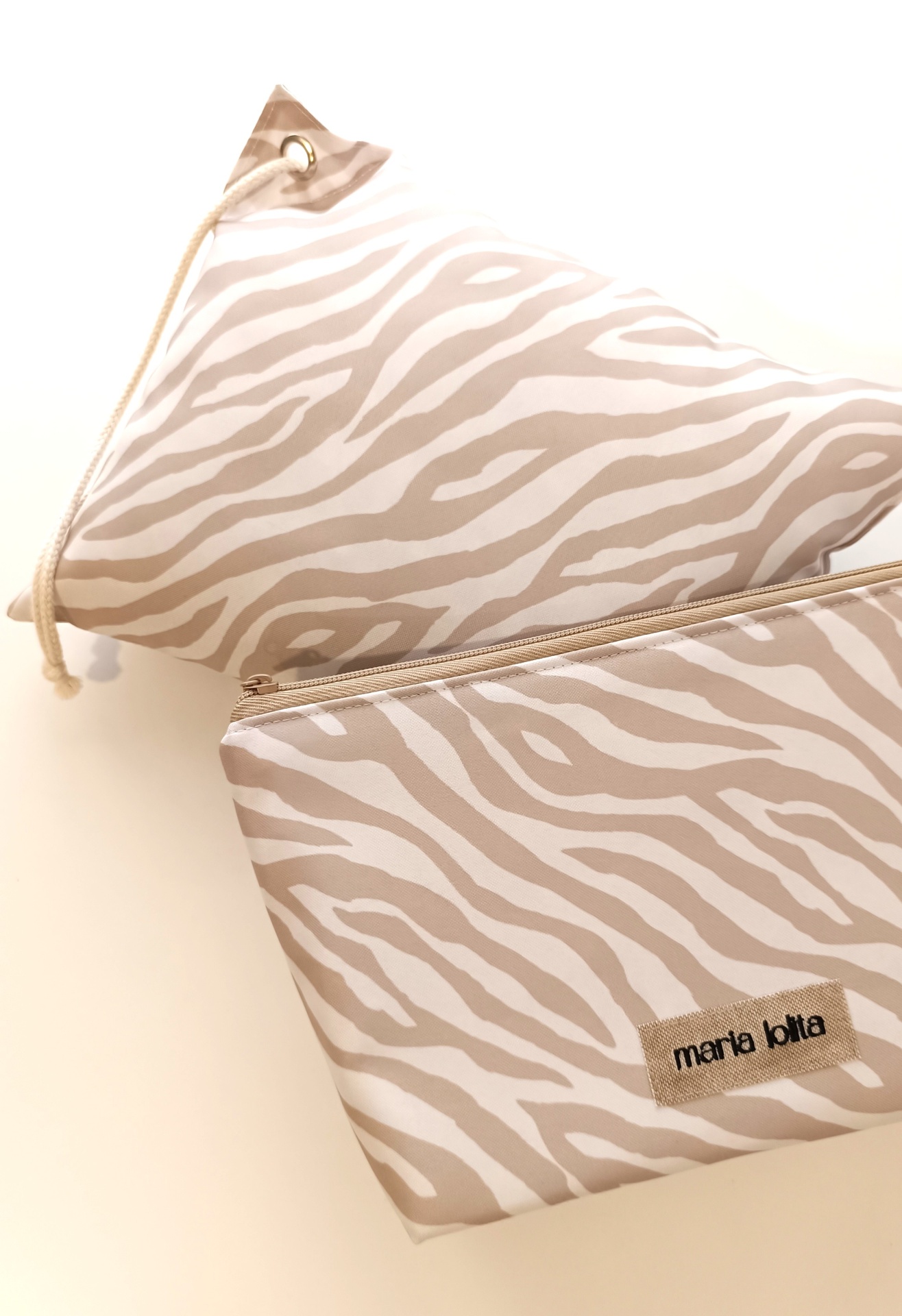BOLSA TÉRMICA + ALMOFADA ZEBRA BEGE