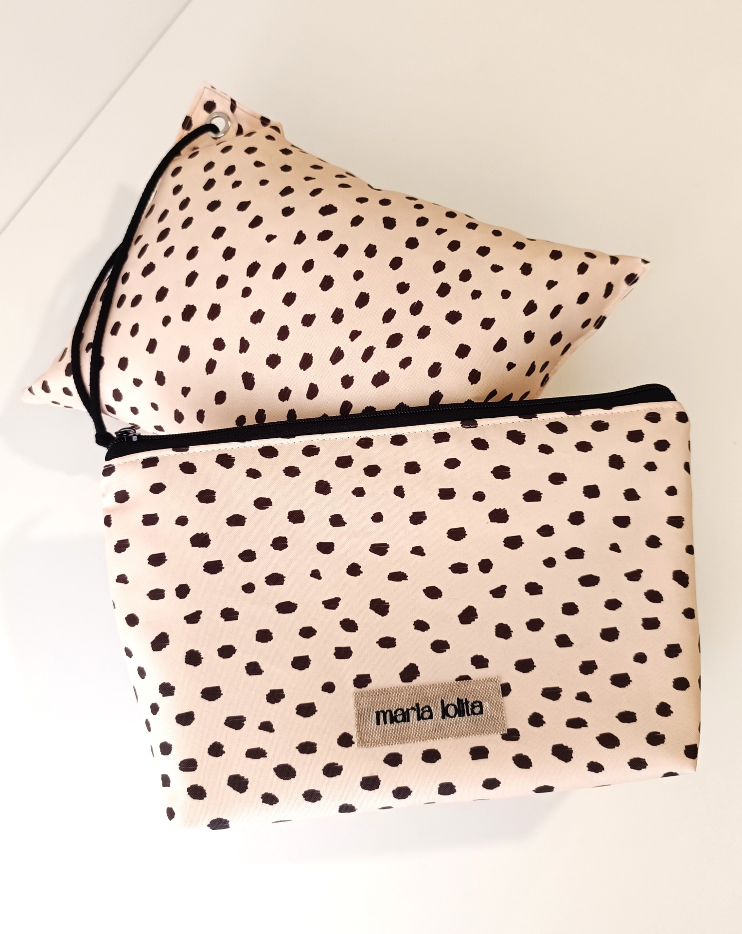 BOLSA TÉRMICA + ALMOFADA PINTAS PRETAS COM BEGE