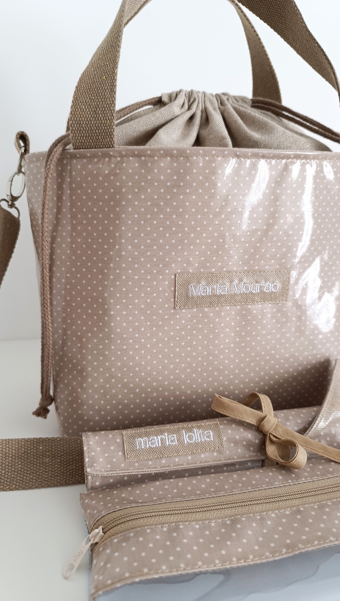 LANCHEIRA TÉRMICA BEGE COM PINTINHAS