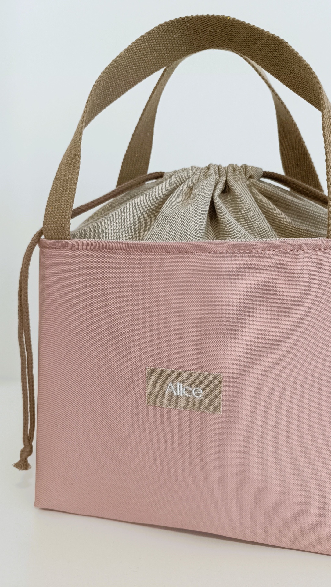 Lancheira térmica rosa bebé + alças bege escuro