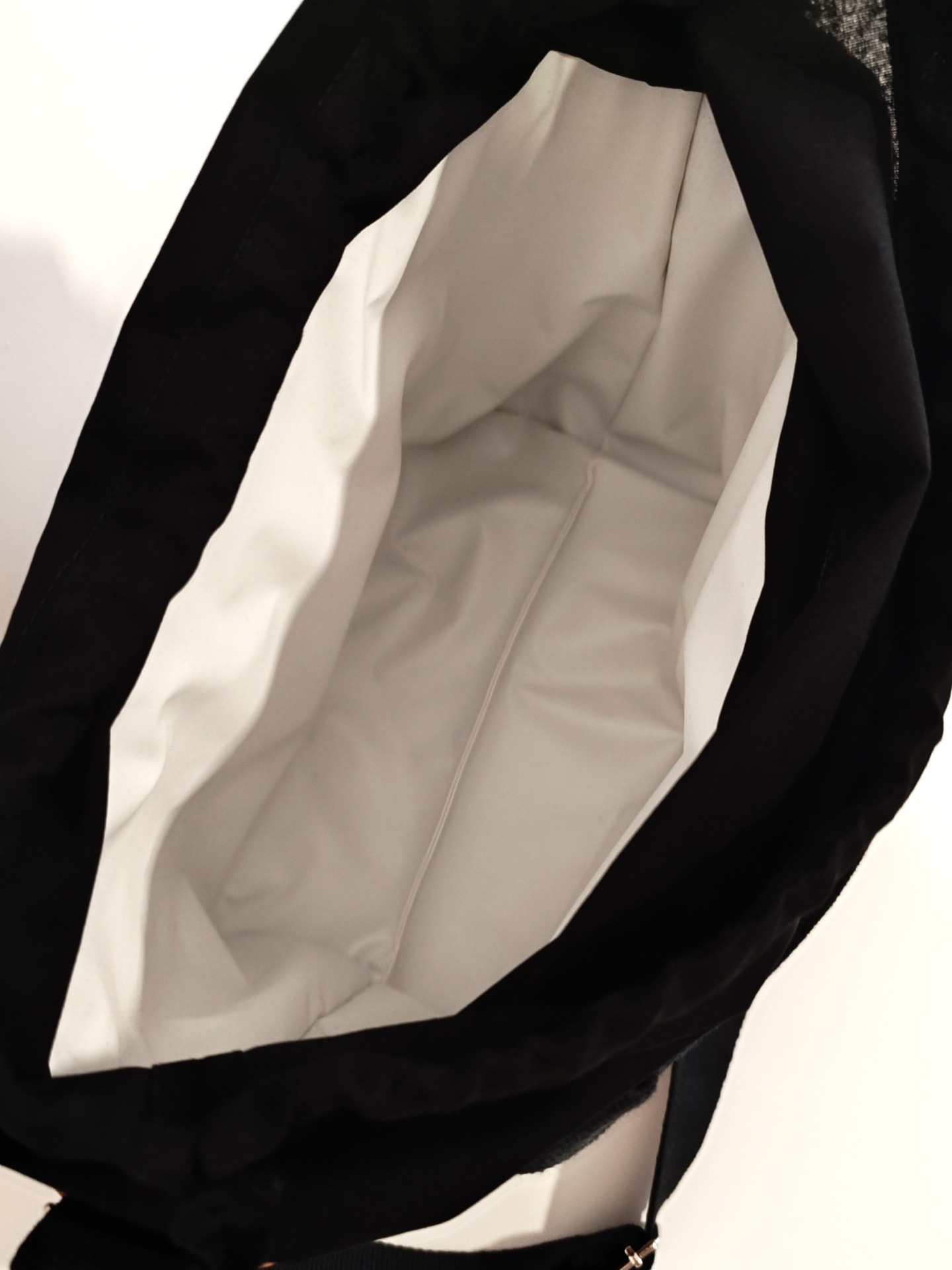 LANCHEIRA TÉRMICA CHITA PRETO COM CASTANHO