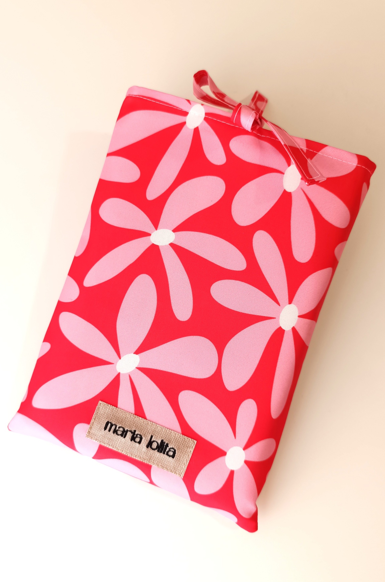 CAPA PARA LIVRO MALMEQUERES ROSA COM VERMELHO