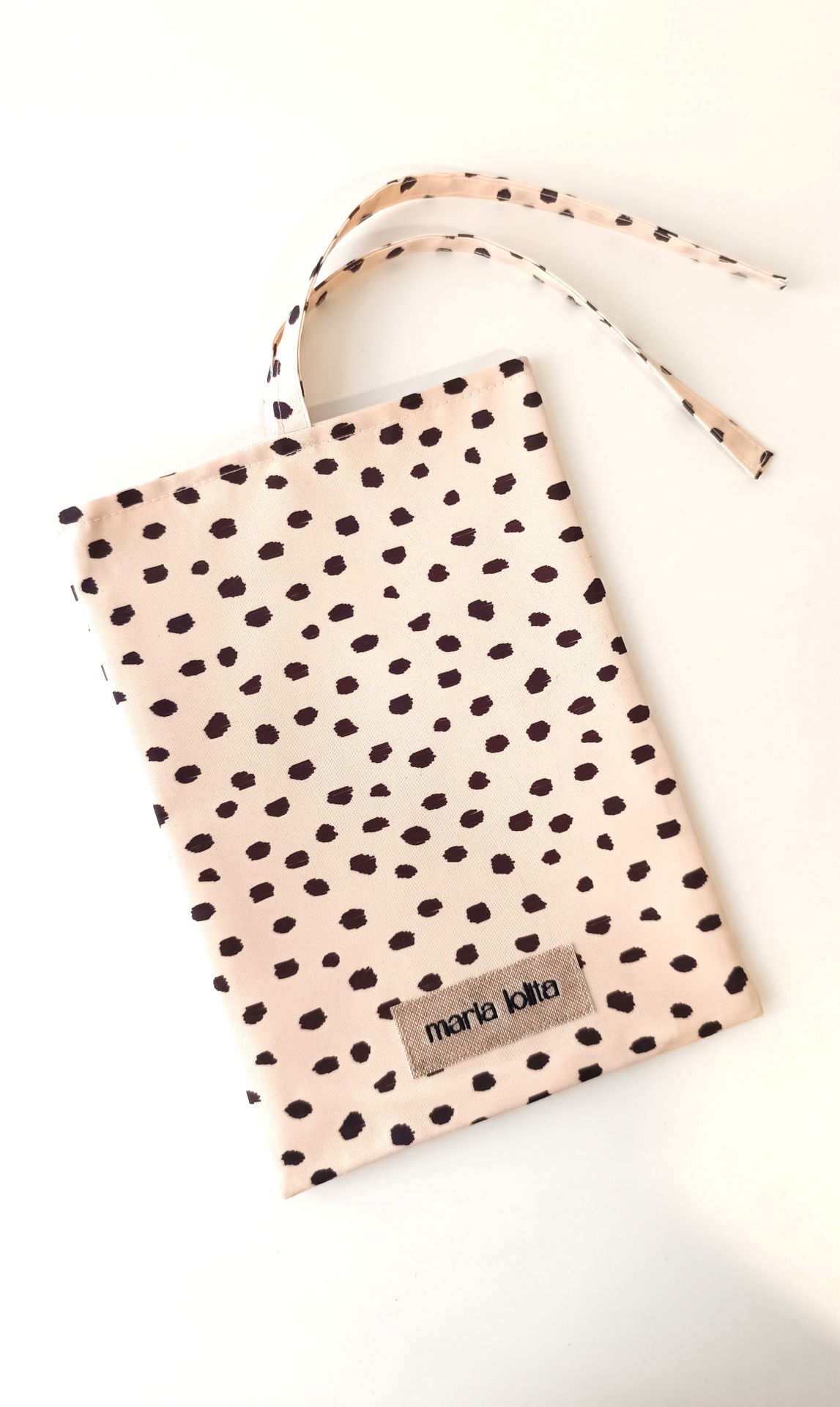 CAPA LIVRO PINTAS PRETAS COM BEGE