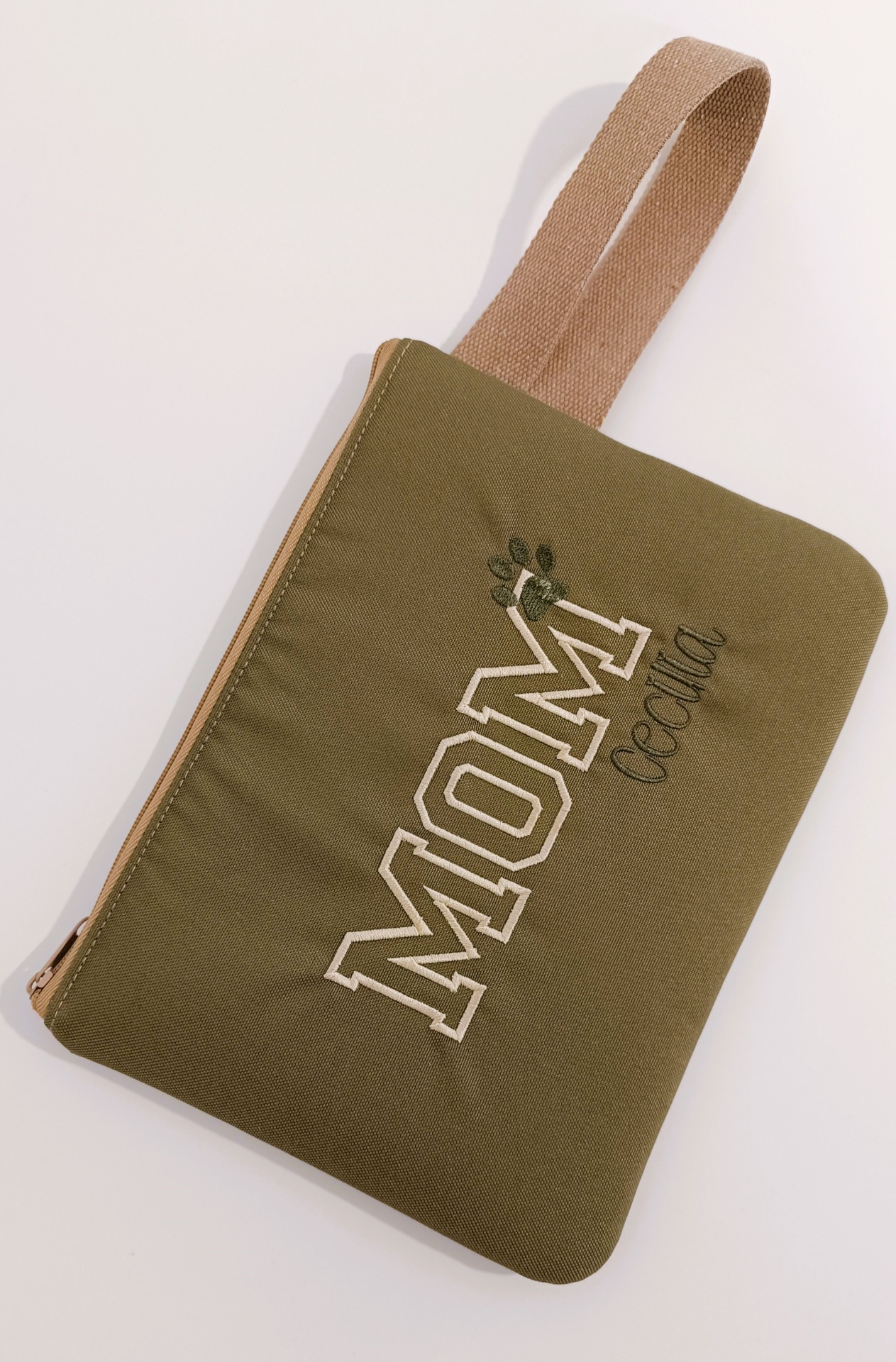 Nécessaire com bordado "Mom Pet"