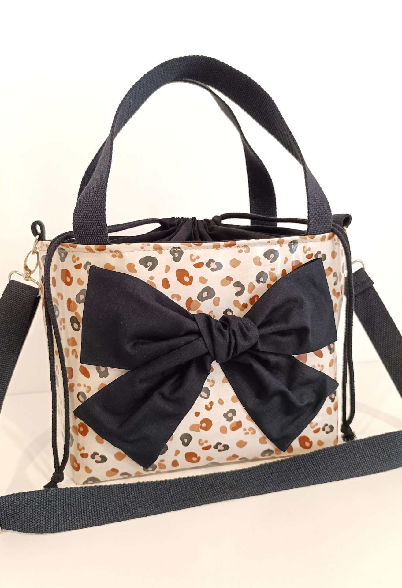 Lancheira térmica tigresa e preto + alças preto